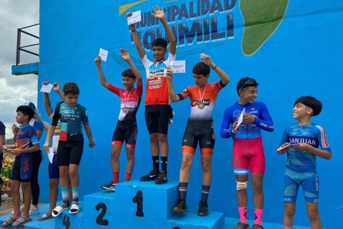 Destacada actuación de los alumnos de Escuela de Ciclismo, en Argentina